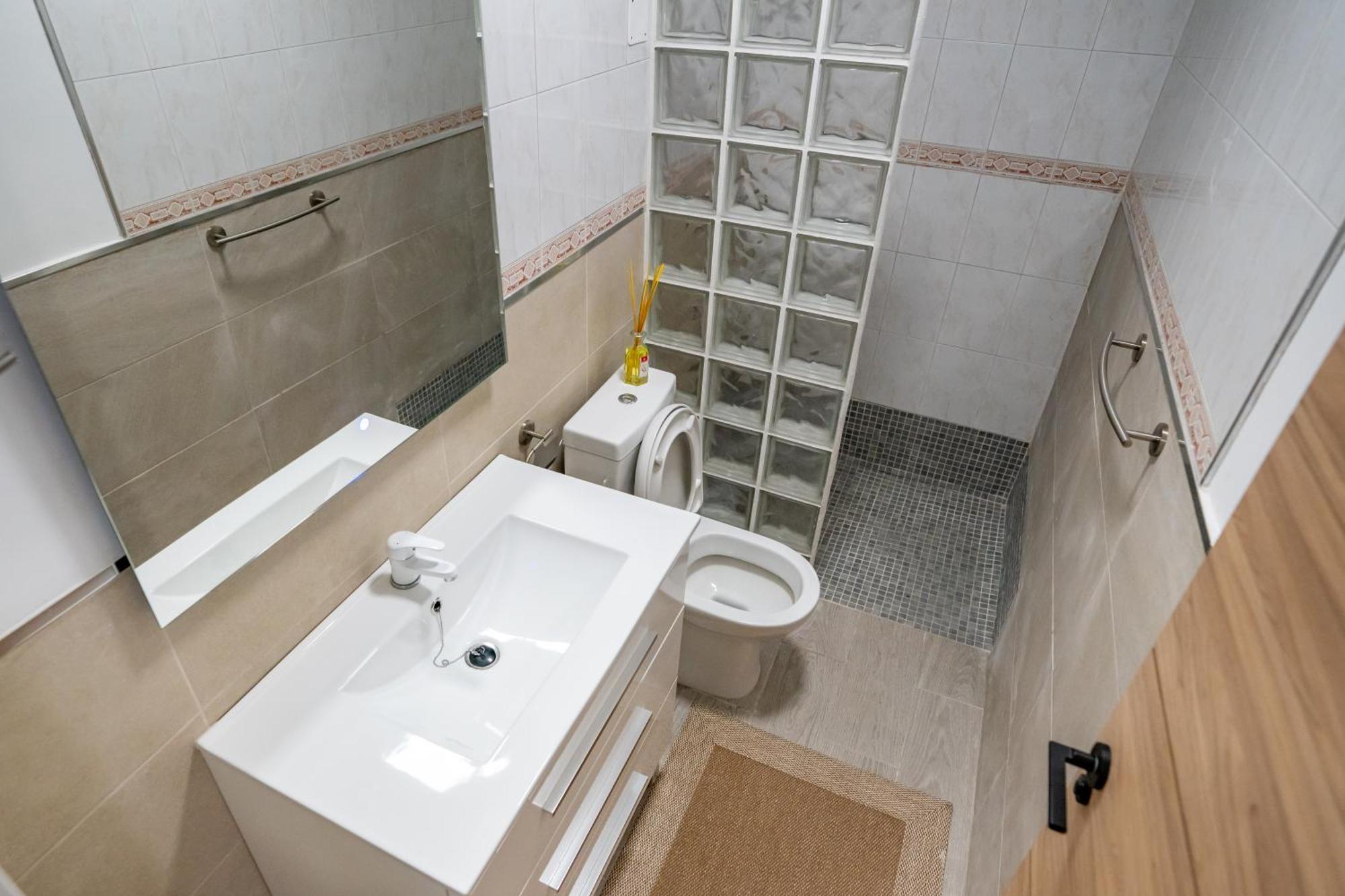 Casa Julio - Alcala Complete Coastal Retreat - Entire Apartment - 3 Min Walk From The Ocean - Shared Entrance With Host Exterior photo