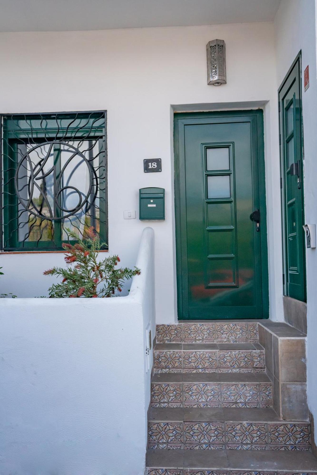Casa Julio - Alcala Complete Coastal Retreat - Entire Apartment - 3 Min Walk From The Ocean - Shared Entrance With Host Exterior photo